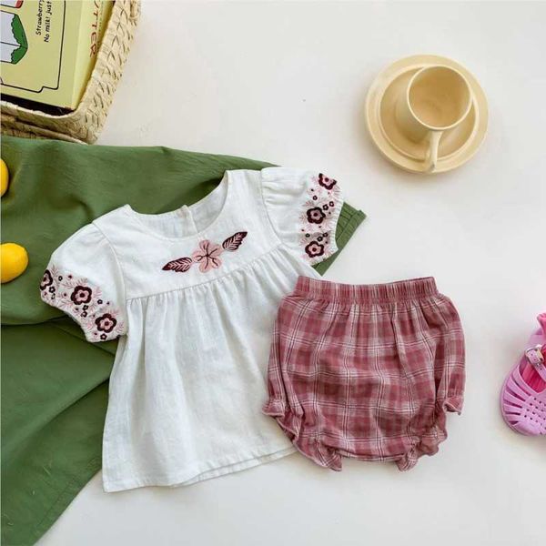clothing sets 2023 summer toddler baby girl 2pcs clothes set embroidery flower solid cotton short sleeve dress plaid bread pants suit w0424, White
clothing sets 2023 summer toddler baby girl 2pcs clothes set embroidery flower solid cotton short sleeve dress plaid bread pants suit w0424, White