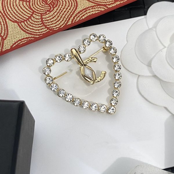 fashion brand designer letters brooch color c letter brooches pearl enamel luxury brooch pins for women party gift jewelry jewelry clothing, Gray
fashion brand designer letters brooch color c letter brooches pearl enamel luxury brooch pins for women party gift jewelry jewelry clothing, Gray
