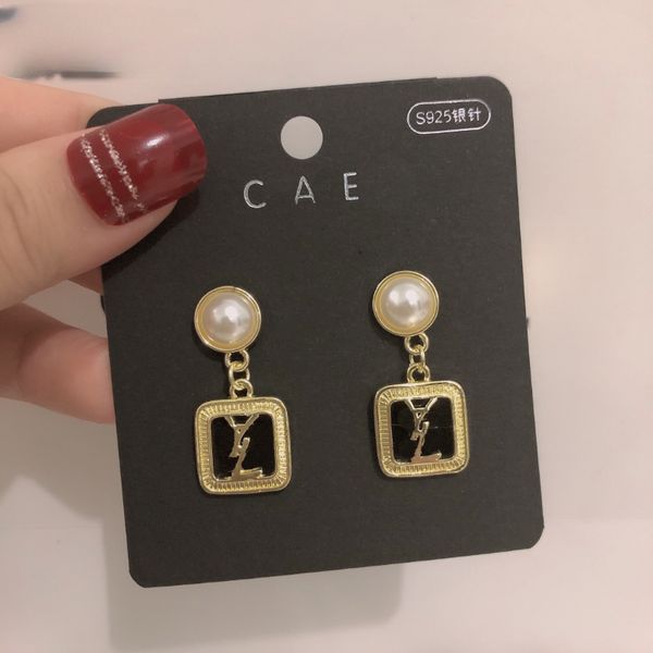designer spring charm earrings pearl pendant women's jewelry earrings gold plated letter earrings fashion love amily gifts jewelry, Golden
designer spring charm earrings pearl pendant women's jewelry earrings gold plated letter earrings fashion love amily gifts jewelry, Golden