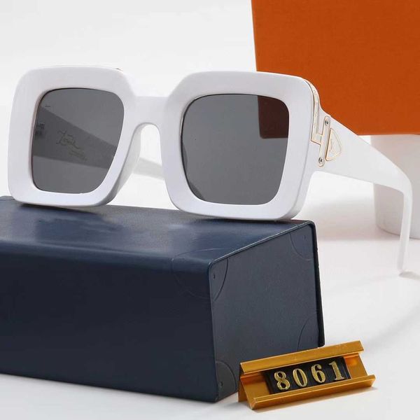 fashion pradd cool sunglasses designer overseas 2023 new for men and women with large frame l tourists p8061, White;black
fashion pradd cool sunglasses designer overseas 2023 new for men and women with large frame l tourists p8061, White;black