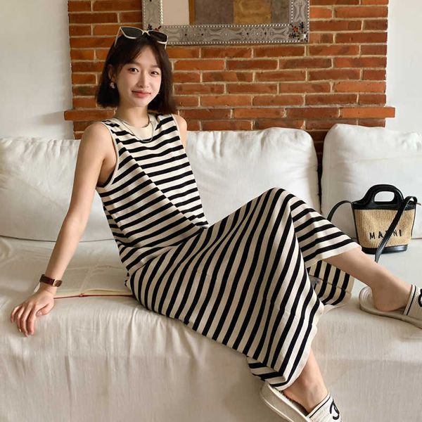 over 10000~zhenchang zhibao summer sagging casual style new ice silk knitted stripe dress, Black;gray
over 10000~zhenchang zhibao summer sagging casual style new ice silk knitted stripe dress, Black;gray