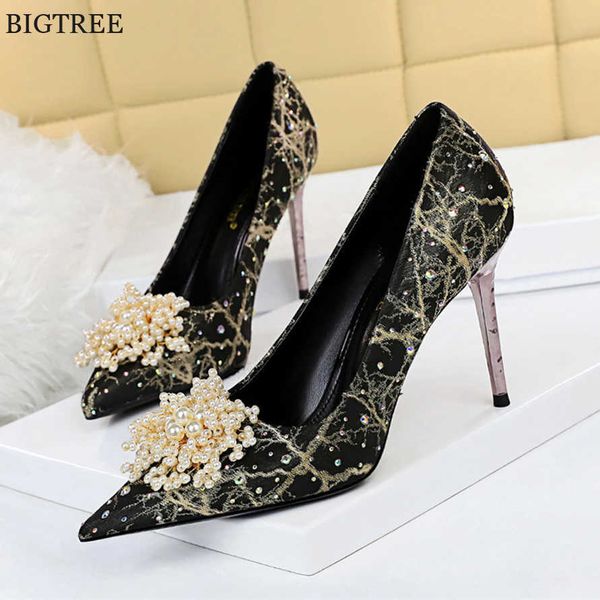2023 new ladies fashion pearl flower party shoes high heels black soft silk crystal women pumps pointed toe female wedding 230424
2023 new ladies fashion pearl flower party shoes high heels black soft silk crystal women pumps pointed toe female wedding 230424