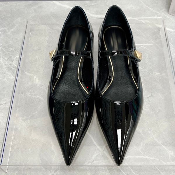 2023 high heels dress shoes sandals sandal designer luxury embroidery leather flat buckle ladies metal letters work wedding party fashion wo, Black
2023 high heels dress shoes sandals sandal designer luxury embroidery leather flat buckle ladies metal letters work wedding party fashion wo, Black