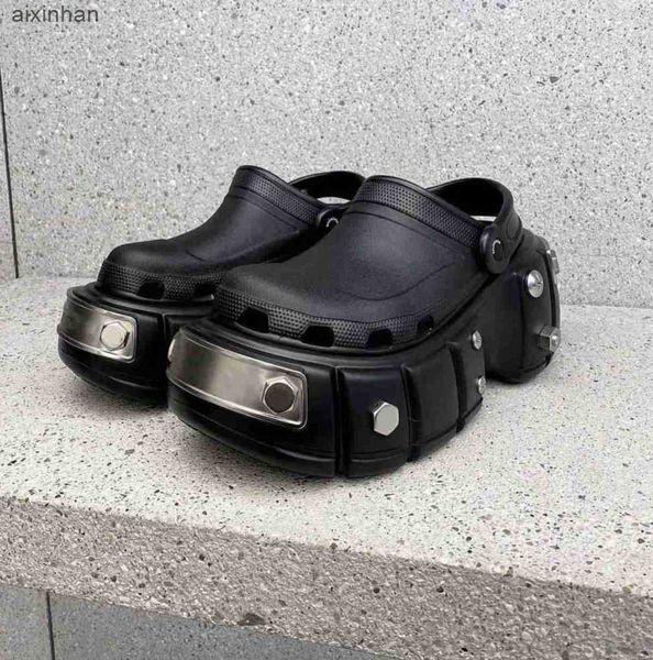 2022 women men fashion triple s flip flops hardcroc slippers beach pool slides sandals sports punk style rubber rivet slide casual foamss, Black
2022 women men fashion triple s flip flops hardcroc slippers beach pool slides sandals sports punk style rubber rivet slide casual foamss, Black