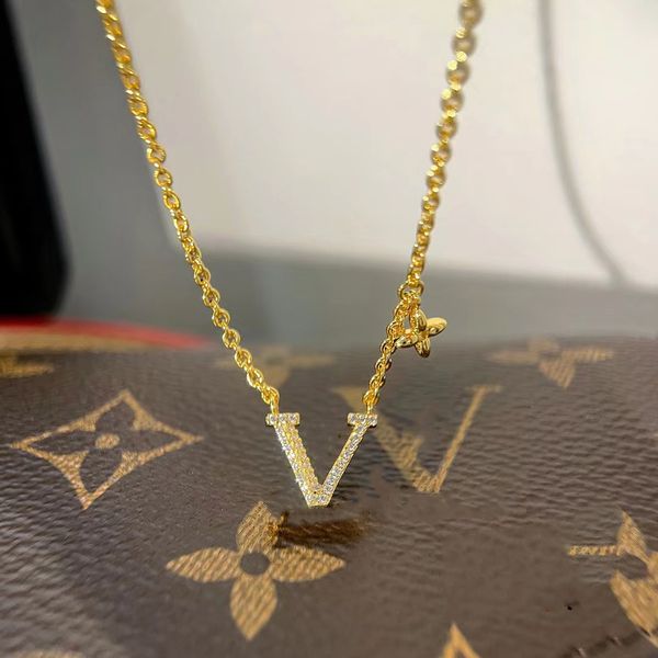 4 style designer diamond pendant necklaces women chain with logo official size 18k gold necklace never fade, Silver
4 style designer diamond pendant necklaces women chain with logo official size 18k gold necklace never fade, Silver