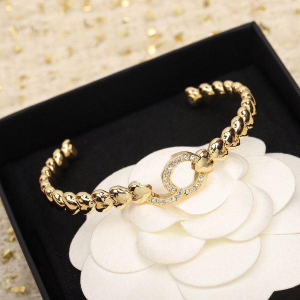 2023 luxury quality charm opened bangle heart shape design with diamond in 18k gold plated have box stamp ps7892a, Golden
2023 luxury quality charm opened bangle heart shape design with diamond in 18k gold plated have box stamp ps7892a, Golden