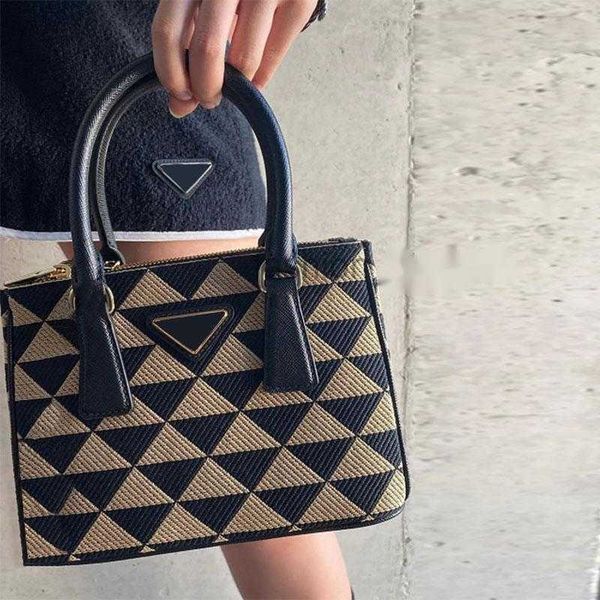 galleria luxurys designer bag ladies handbag leather fabric triangle pattern women totes crossbody tote symbole
galleria luxurys designer bag ladies handbag leather fabric triangle pattern women totes crossbody tote symbole