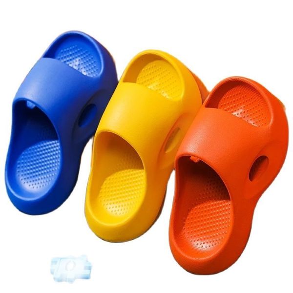 sandals children's summer thick sole slippers 2023 boys and girls' home shoes solid soft external wearing 230424, Black;red
sandals children's summer thick sole slippers 2023 boys and girls' home shoes solid soft external wearing 230424, Black;red