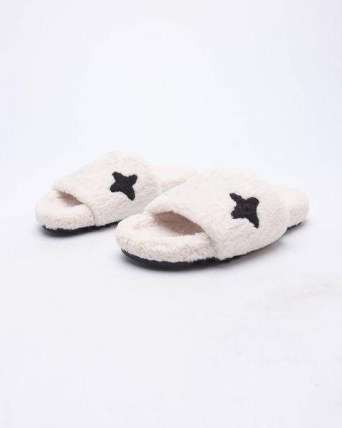 plush women's slippers furry series retro flat open toe winter slippers faux fleece slipper style sandals black outsole
plush women's slippers furry series retro flat open toe winter slippers faux fleece slipper style sandals black outsole