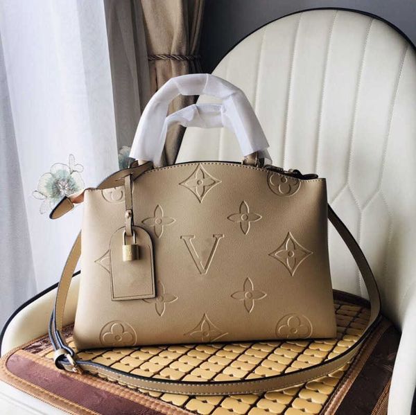 genuine leather luxurys louii women handbags square bag fashion cover lock shoulder crossbody phone beach designer bags messenger bags95
genuine leather luxurys louii women handbags square bag fashion cover lock shoulder crossbody phone beach designer bags messenger bags95