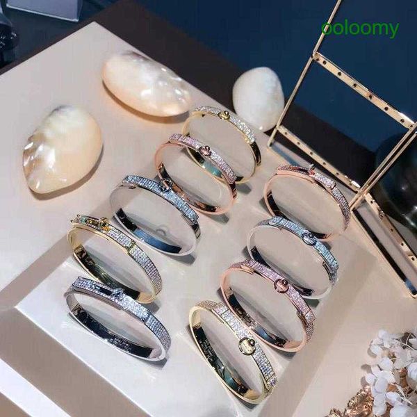 hemres designer bracelet full diamond bracelet female 925 sterling silver plated 18 k gold h button open enamel mesh red gift, Black
hemres designer bracelet full diamond bracelet female 925 sterling silver plated 18 k gold h button open enamel mesh red gift, Black