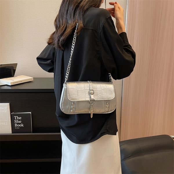 2023 women bags luxury designer sunset bag classic latest color women shoulder bags chain handbag toothpick crocodile pattern leather women
2023 women bags luxury designer sunset bag classic latest color women shoulder bags chain handbag toothpick crocodile pattern leather women