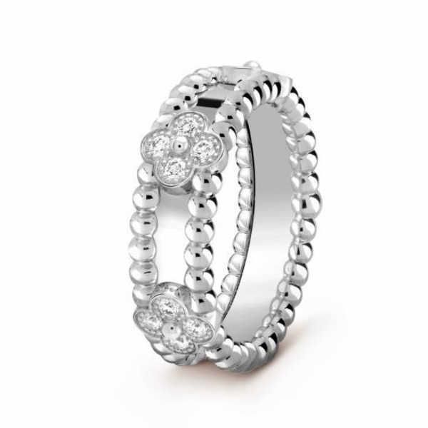 band rings ((boutique)) high density 925 silver light luxury inlaid with diamonds, exquisite heavy industry internet red
band rings ((boutique)) high density 925 silver light luxury inlaid with diamonds, exquisite heavy industry internet red