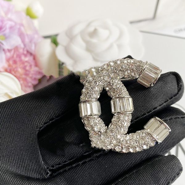 luxury brand designer letters brooch c double letter brooches crystal breastpin leency brosche rhinestone suit pin jewelry accessories gifts, Gray
luxury brand designer letters brooch c double letter brooches crystal breastpin leency brosche rhinestone suit pin jewelry accessories gifts, Gray