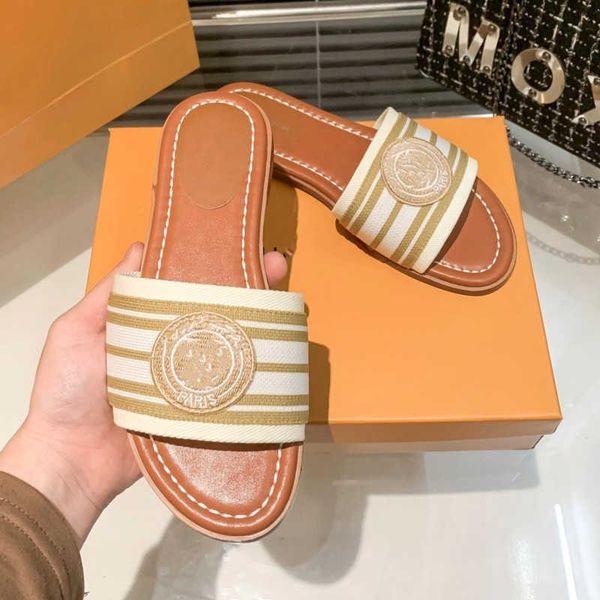 2023 designer slippers paris black stripe canvas embroidered embossed linen beige famous flat mule slide sandals women luxury summer beach p
2023 designer slippers paris black stripe canvas embroidered embossed linen beige famous flat mule slide sandals women luxury summer beach p
