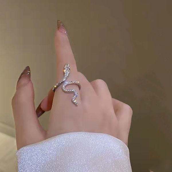 cluster rings vintage microinlaid zircon snake ring finger ring for women ins adjustable simple rings girls party engagement jewelry gift 23, Golden;silver
cluster rings vintage microinlaid zircon snake ring finger ring for women ins adjustable simple rings girls party engagement jewelry gift 23, Golden;silver