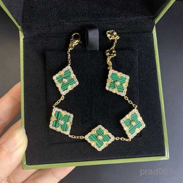 luxury clover designer charm bracelets for women 18k gold vintage simple sweet flower clovers 4 leaf love heart bracelet jewelry gift, Golden;silver
luxury clover designer charm bracelets for women 18k gold vintage simple sweet flower clovers 4 leaf love heart bracelet jewelry gift, Golden;silver