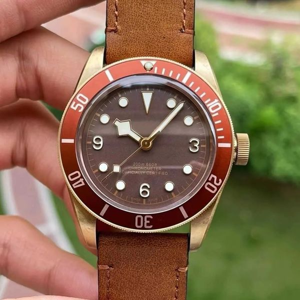 u1 aaa tudors luxury mechanical watch ceramic bezel swiss watch dituo bronze series automatic mechanical business luminous geneve watches me, Slivery;brown
u1 aaa tudors luxury mechanical watch ceramic bezel swiss watch dituo bronze series automatic mechanical business luminous geneve watches me, Slivery;brown