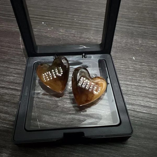 miu french vintage brown milky white m letter love peach heart ear studs earrings female miu family resin earrings, Golden;silver
miu french vintage brown milky white m letter love peach heart ear studs earrings female miu family resin earrings, Golden;silver