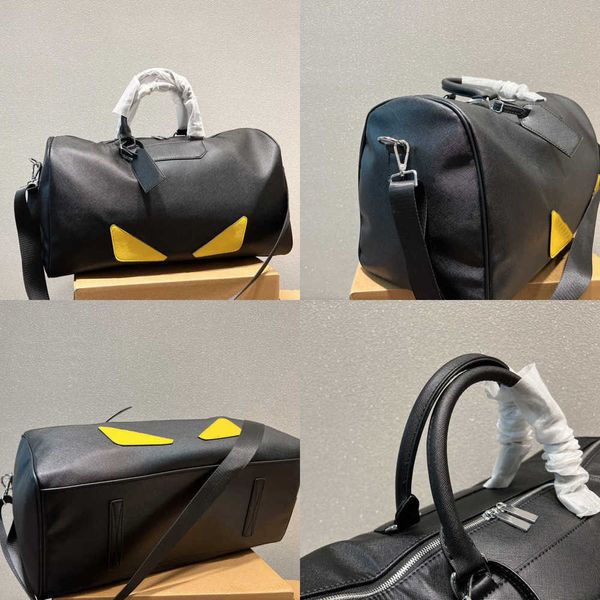 duffle bag designer luggage travel bags high capacity leather handbags luxury shoulder bags yoga gym luggages 221029
duffle bag designer luggage travel bags high capacity leather handbags luxury shoulder bags yoga gym luggages 221029