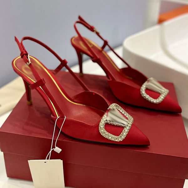 2023 high heels dress shoes sandals sandal designer luxury embroidery leather flat buckle ladies metal letters work wedding party fashion wo, Black
2023 high heels dress shoes sandals sandal designer luxury embroidery leather flat buckle ladies metal letters work wedding party fashion wo, Black