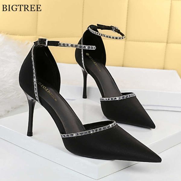 2022 women high heels silk stripper sandals female fetish crystal strappy black shoes ladies valentine summer classic pumps 230424
2022 women high heels silk stripper sandals female fetish crystal strappy black shoes ladies valentine summer classic pumps 230424