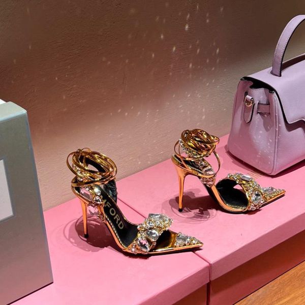 luxury designers design metal crystal embellishments for various parties, ankle strap sandals, high heels, thin heels, open toed calf mirror, Black
luxury designers design metal crystal embellishments for various parties, ankle strap sandals, high heels, thin heels, open toed calf mirror, Black