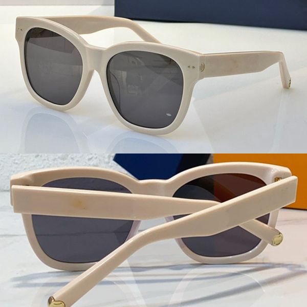 

Designer Monogram Anti Blue Light Glasses square acetate frame stylish mens and womens gradient Lunettes de Soleil with metal pattern on the legs and tail Z1729E