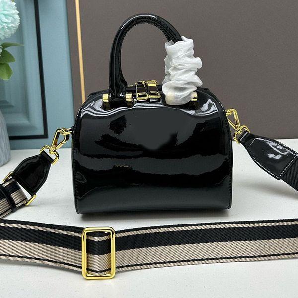 2023 luxury designer mini pillow bags crossbody bags patent leather purse women boston wallets large capacity plain letter metal zipper hard
2023 luxury designer mini pillow bags crossbody bags patent leather purse women boston wallets large capacity plain letter metal zipper hard
