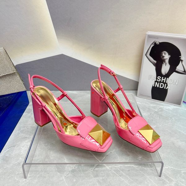 2023 high heels dress shoes sandals sandal designer luxury embroidery leather flat buckle ladies metal letters work wedding party fashion wo, Black
2023 high heels dress shoes sandals sandal designer luxury embroidery leather flat buckle ladies metal letters work wedding party fashion wo, Black