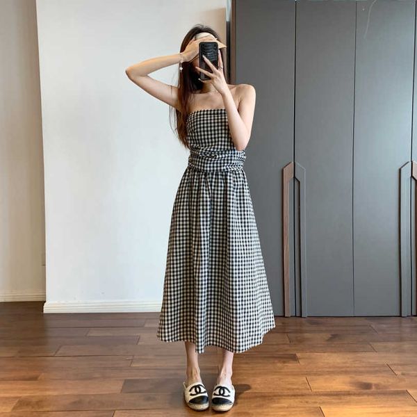 spirited fashionable chest pleated and waisted creating a slimming black and white checkered atmosphere with a large skirt hem and bra, Black;gray
spirited fashionable chest pleated and waisted creating a slimming black and white checkered atmosphere with a large skirt hem and bra, Black;gray