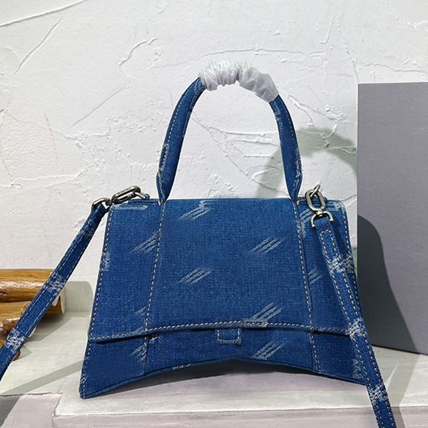 denim printed hourglass bag crossbody handbags women handbag flip wallet cowhide leather shoulder bags internal zipper pocket fashion letter
denim printed hourglass bag crossbody handbags women handbag flip wallet cowhide leather shoulder bags internal zipper pocket fashion letter