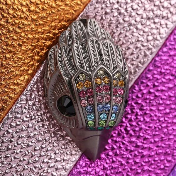 vintage designer london brand black/silver chains heart shape small size crossbody bagvfor women real leather luxury handbags 230424 
vintage designer london brand black/silver chains heart shape small size crossbody bagvfor women real leather luxury handbags 230424