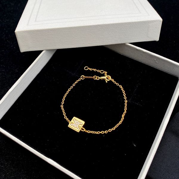 classic ladies gold square chain bracelet, niche designer european and american style couple bracelet, engagement anniversary gift, Black
classic ladies gold square chain bracelet, niche designer european and american style couple bracelet, engagement anniversary gift, Black
