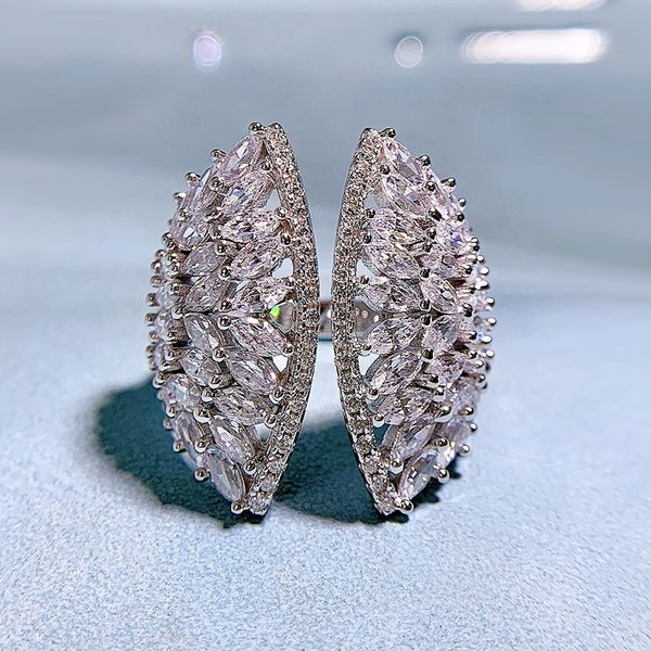 fan-shaped lab diamond finger ring white gold filled party wedding band rings for women bridal promise engagement jewelry gift, Slivery;golden
fan-shaped lab diamond finger ring white gold filled party wedding band rings for women bridal promise engagement jewelry gift, Slivery;golden