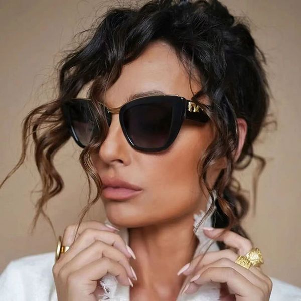 luxury designer sunglasses fashion sunglasses for women traveling sunglasses fashion full frame eyeglasses square frame eyewear with box, White;black
luxury designer sunglasses fashion sunglasses for women traveling sunglasses fashion full frame eyeglasses square frame eyewear with box, White;black