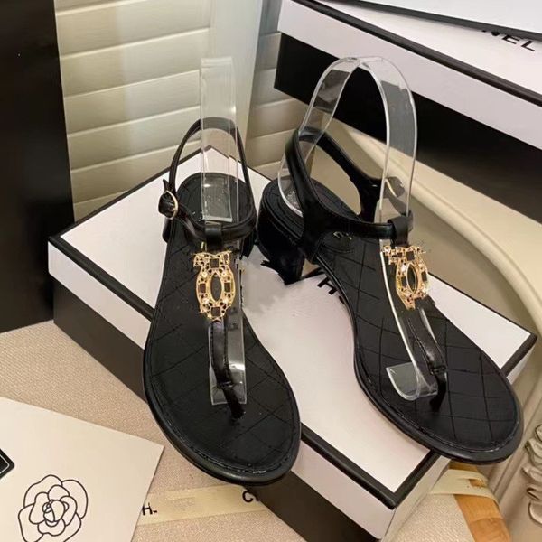2023 classic designer new ladies sandals fashion chunky heel thongs buckle high heels roman style simple casual women's shoes35-41, Black
2023 classic designer new ladies sandals fashion chunky heel thongs buckle high heels roman style simple casual women's shoes35-41, Black