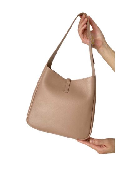 fashion bucket bag 100% calfskin classic minimalist style size 22 22*9cm genuine leather shoulder bags wholesale
fashion bucket bag 100% calfskin classic minimalist style size 22 22*9cm genuine leather shoulder bags wholesale