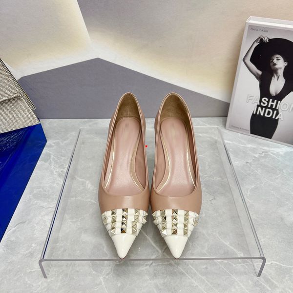 2023 high heels dress shoes sandals sandal designer luxury embroidery leather flat buckle ladies metal letters work wedding party fashion wo, Black
2023 high heels dress shoes sandals sandal designer luxury embroidery leather flat buckle ladies metal letters work wedding party fashion wo, Black