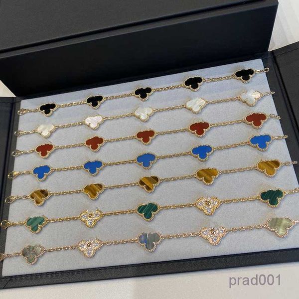 luxury clover four designer fashion charm bracelets for girls women 18k gold black white red green blue brand bracelet wedding party jewelry, Golden;silver
luxury clover four designer fashion charm bracelets for girls women 18k gold black white red green blue brand bracelet wedding party jewelry, Golden;silver