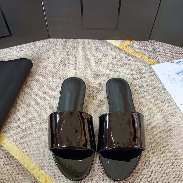 womens beach slippers famous classic flat heel summer designer fashion flops leather lady brand slides famale shoes l bath ladies sandals la, Black
womens beach slippers famous classic flat heel summer designer fashion flops leather lady brand slides famale shoes l bath ladies sandals la, Black