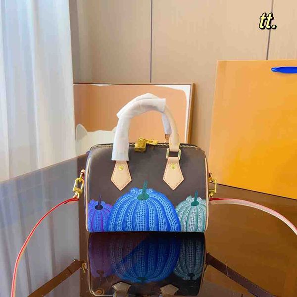 women pumpkin pattern speedy 20 yayoi kusama shoulder bag pm yk jacquard canvas 2023 designer pillow handbag lady leather handle mini on the
women pumpkin pattern speedy 20 yayoi kusama shoulder bag pm yk jacquard canvas 2023 designer pillow handbag lady leather handle mini on the