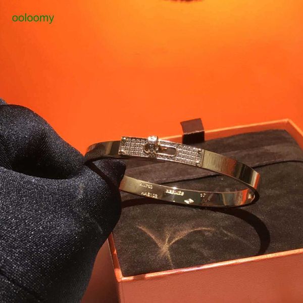 hemres designer bracelet letter half diamond bracelet temperament plated 18k rose gold pig nose h couple 2x2q, Golden;silver
hemres designer bracelet letter half diamond bracelet temperament plated 18k rose gold pig nose h couple 2x2q, Golden;silver