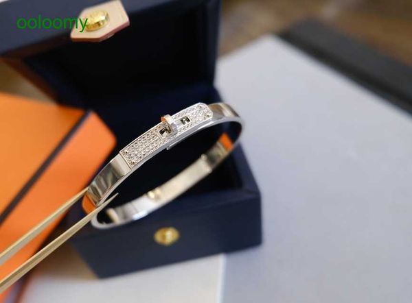 hemres designer bracelet v gold high edition 2023 new half diamond bracelet temperament couple pig nose 18k rose hj1o, Black
hemres designer bracelet v gold high edition 2023 new half diamond bracelet temperament couple pig nose 18k rose hj1o, Black