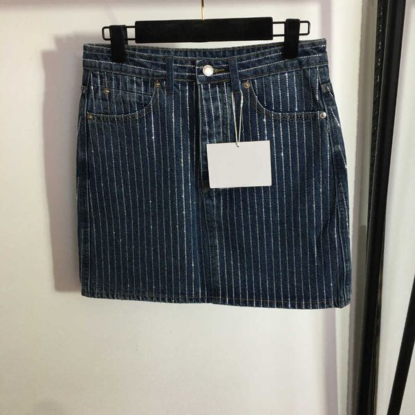 23ss wrap skirt designer skirts denim skirt mini skirt sparkly drill striped denim short skirt women clothes, Black
23ss wrap skirt designer skirts denim skirt mini skirt sparkly drill striped denim short skirt women clothes, Black
