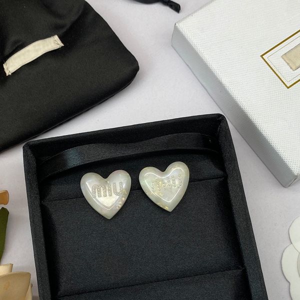 earring designer luxury heart shape crystal pearl stud earring for wedding party, Golden;silver
earring designer luxury heart shape crystal pearl stud earring for wedding party, Golden;silver