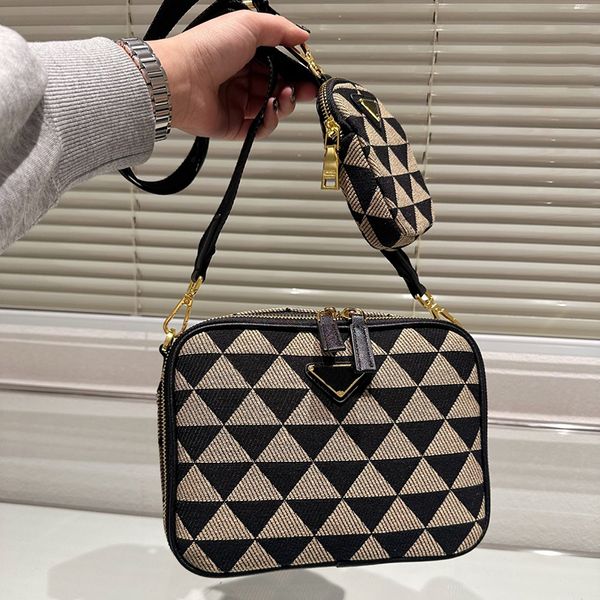 men handbags designer bag man tote bag luxurys shoulder purse brand crossbody handbag fashion women camera bags camvas wallet cross body sho
men handbags designer bag man tote bag luxurys shoulder purse brand crossbody handbag fashion women camera bags camvas wallet cross body sho