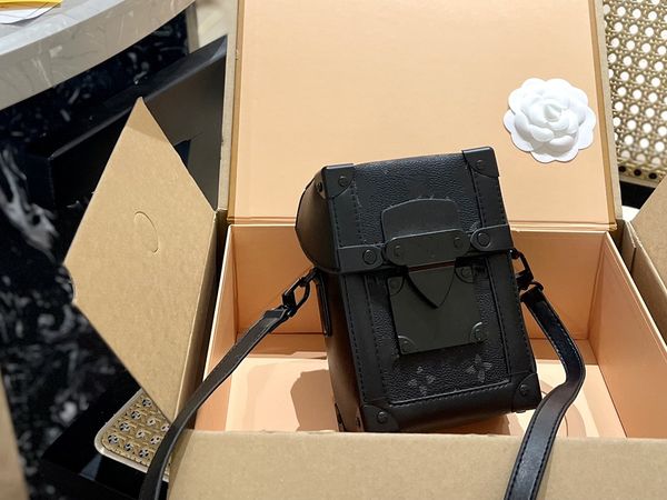 luxury designer shoulder crossbody bags women vintage logo printing camera box bag mobile phone messenger canvas genuine leather handbags la
luxury designer shoulder crossbody bags women vintage logo printing camera box bag mobile phone messenger canvas genuine leather handbags la