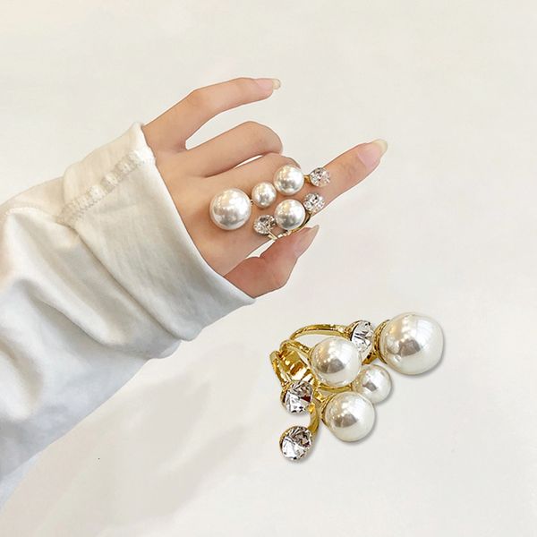 cluster rings trendy oversize multi pearl rings for women lady irregular crystal charm open ring korean wedding party jewelry 230424, Golden;silver
cluster rings trendy oversize multi pearl rings for women lady irregular crystal charm open ring korean wedding party jewelry 230424, Golden;silver