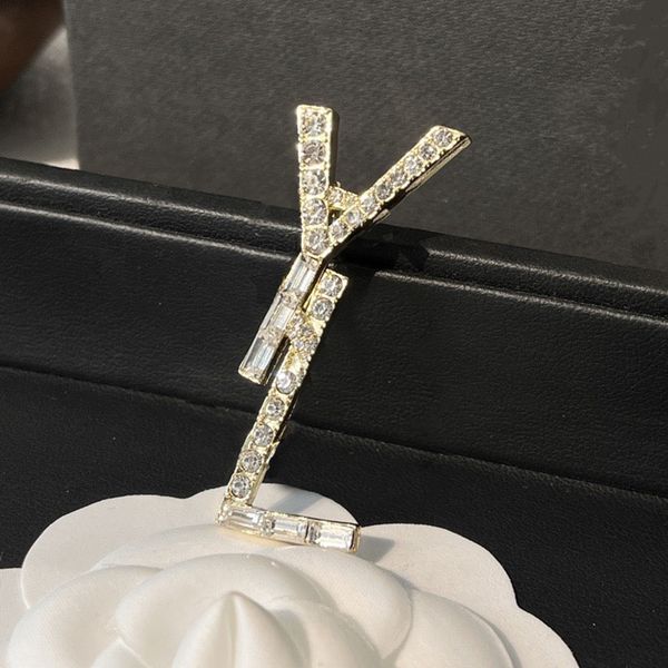 designer brooch classic letter inlaid rhinestone pins fashion luxury jewelry accessories gift, Gray
designer brooch classic letter inlaid rhinestone pins fashion luxury jewelry accessories gift, Gray